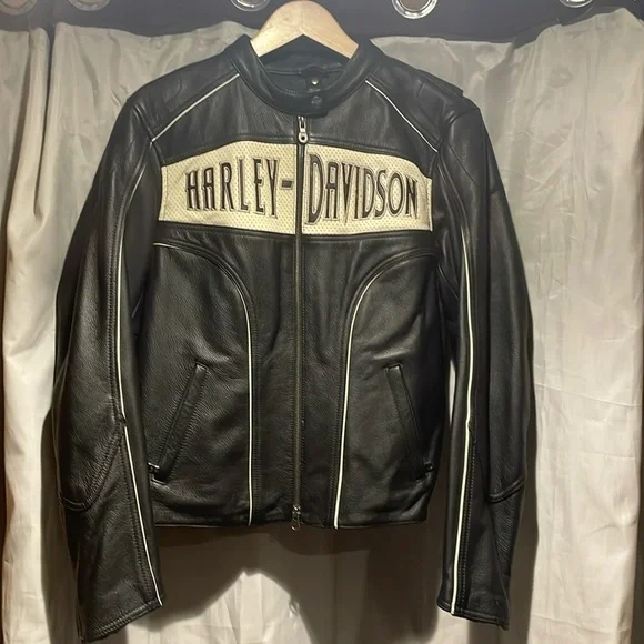 Harley Davidson leather jacket - Picture 1 of 6